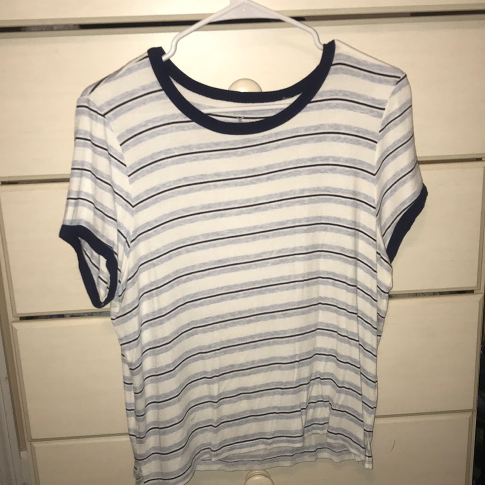 Soft & sexy AEO XL short sleeve shirt